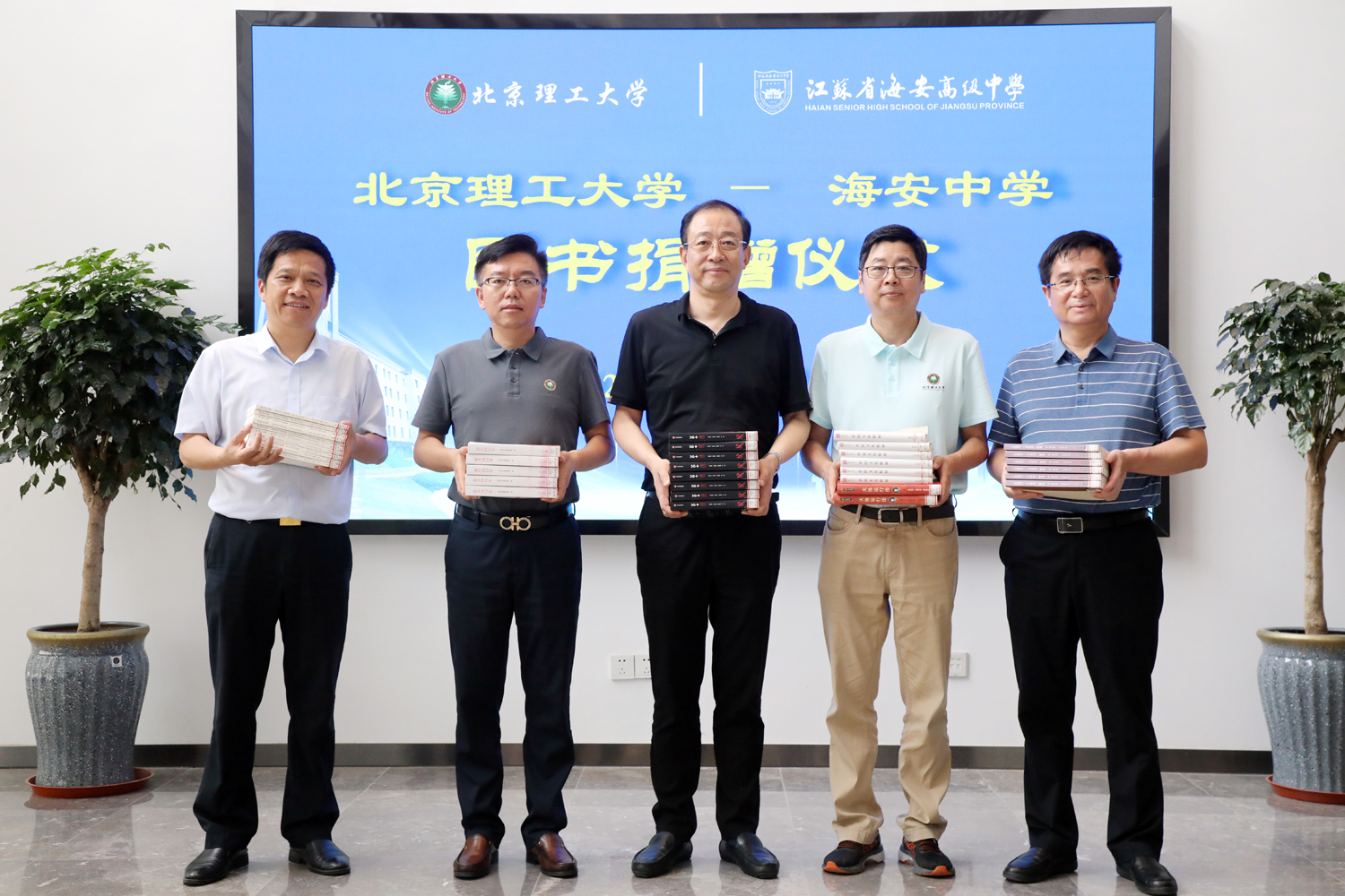 4f263637cc2f4536b956622d9c63abd9.jpg 4f263637cc2f4536b956622d9c63abd9.jpg