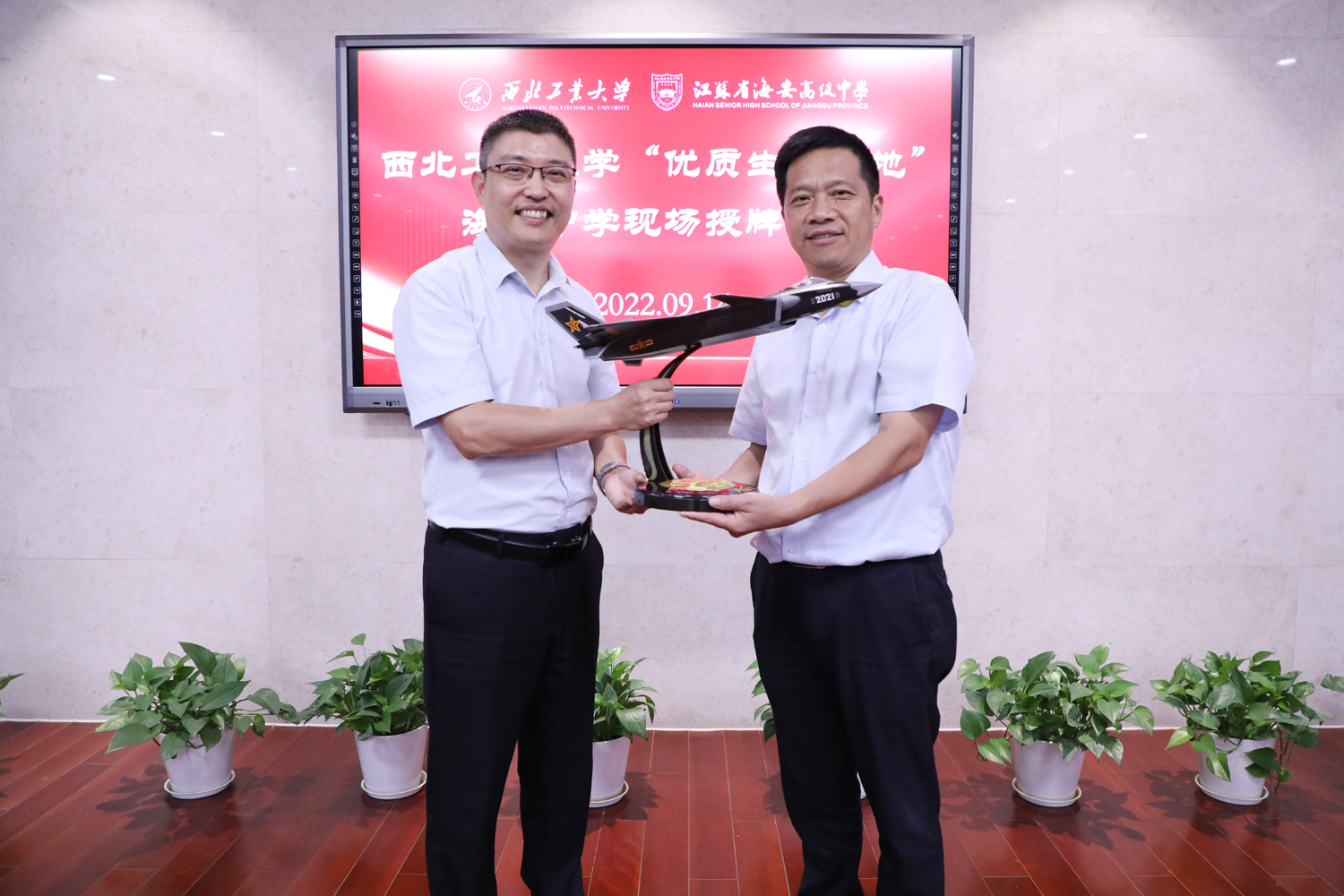 0ef692192df2436fadc067bc0b03d5ac.jpg 0ef692192df2436fadc067bc0b03d5ac.jpg