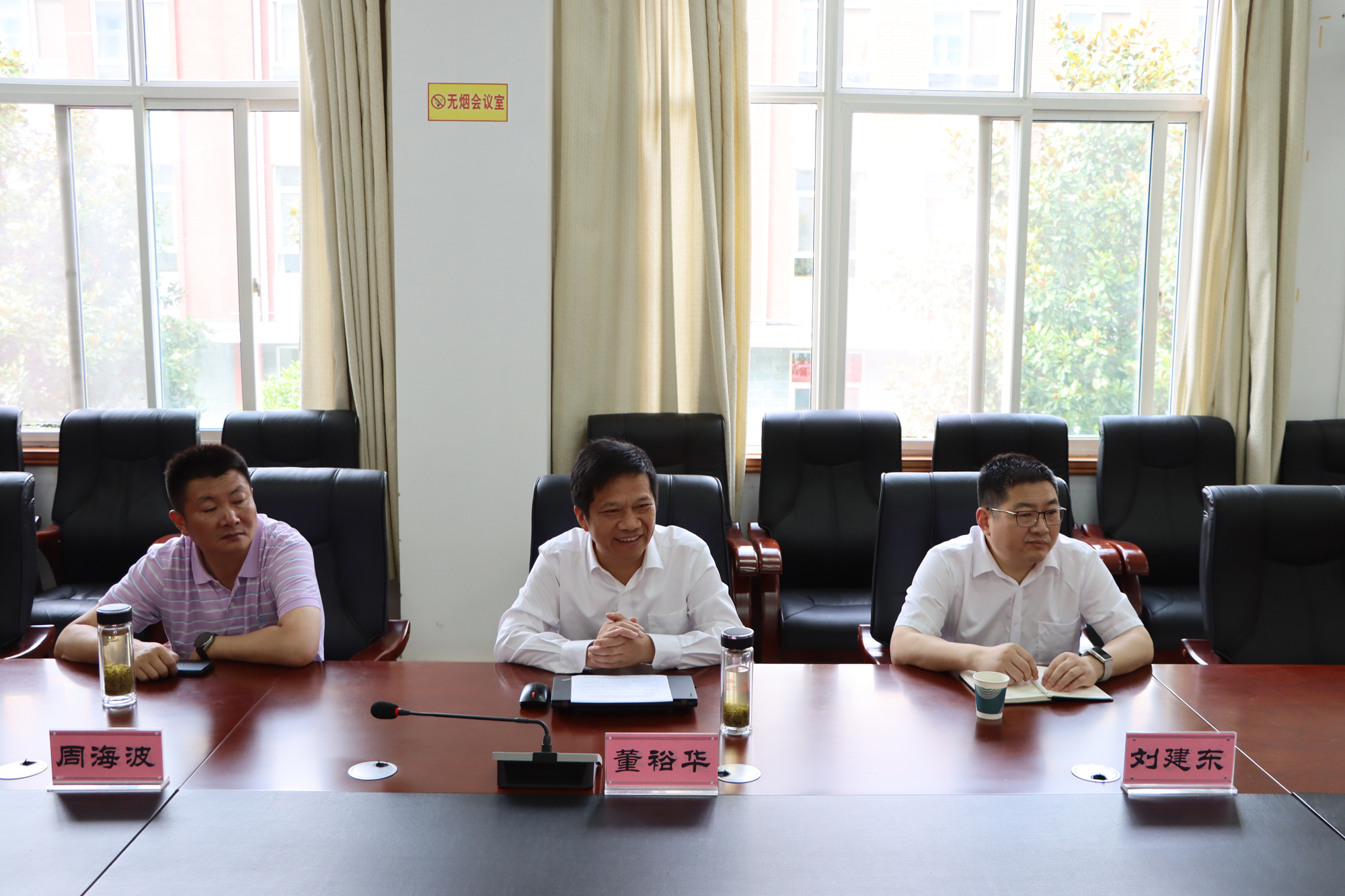 aee830f3cf684144a7a78db680d92f59.jpg aee830f3cf684144a7a78db680d92f59.jpg