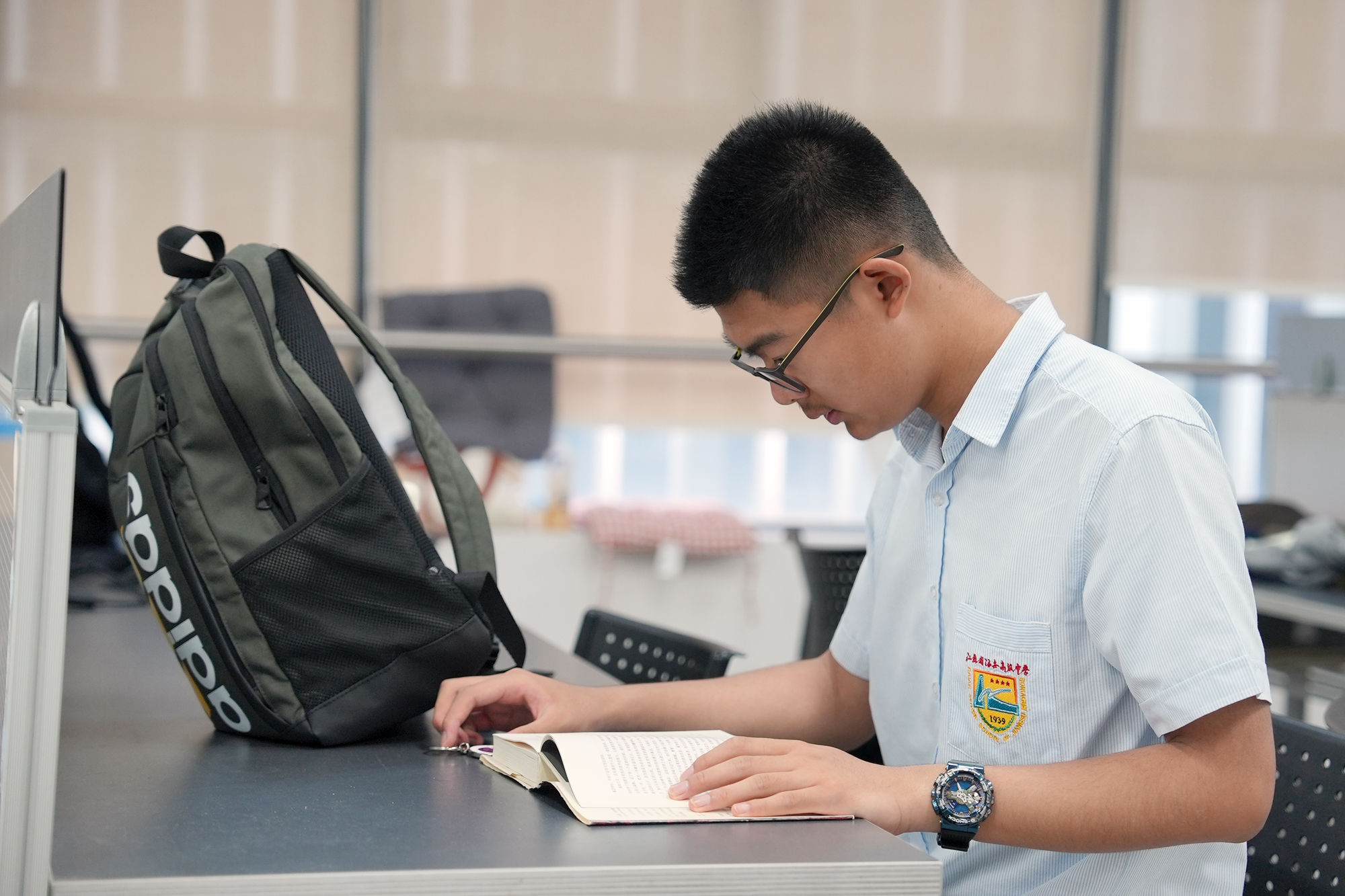 b60dcf32a053436ba2e9efc0513cf6a7.jpg b60dcf32a053436ba2e9efc0513cf6a7.jpg