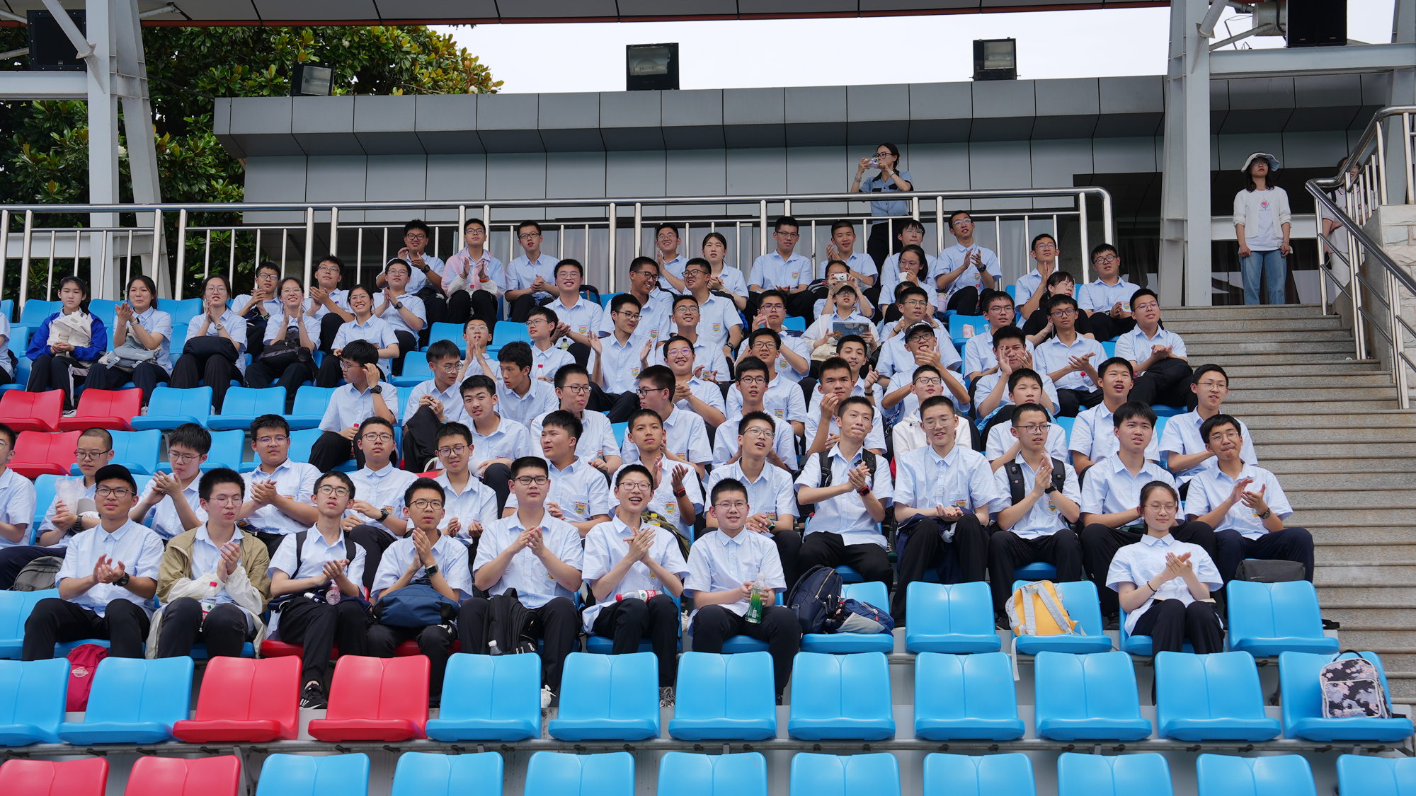 076d62911e4440bda06701bf20d65272.jpg 076d62911e4440bda06701bf20d65272.jpg