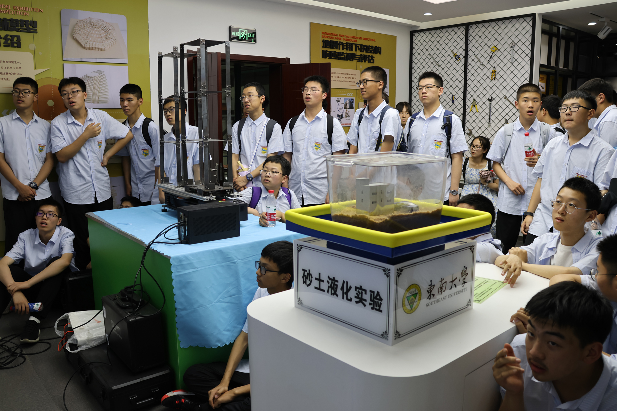 084b017fb25648bf8e6f3112f8d6e5cc.jpg 084b017fb25648bf8e6f3112f8d6e5cc.jpg