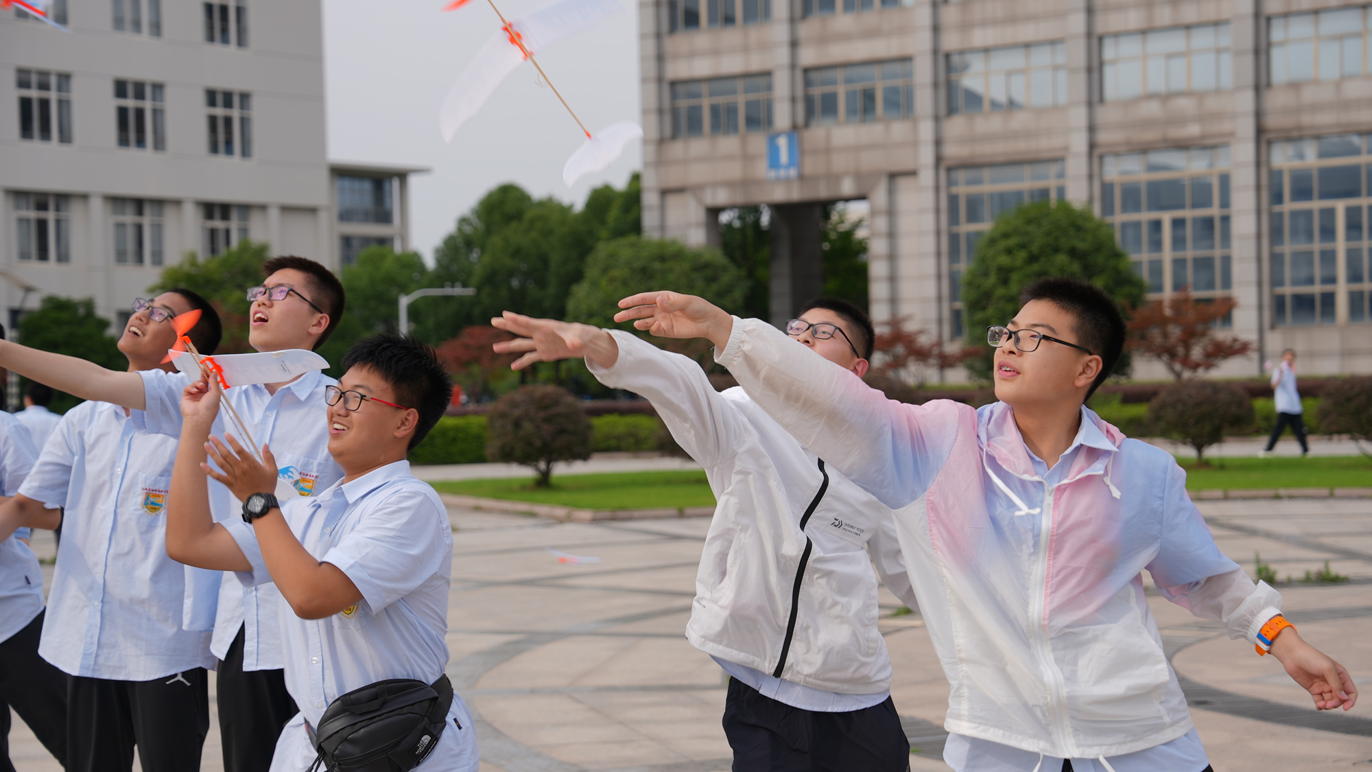 84ffbfec604545798820cfa9bc3d40ac.jpg 84ffbfec604545798820cfa9bc3d40ac.jpg