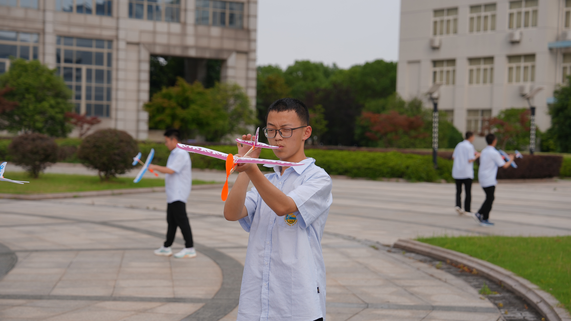 c1fd1cc8e46a49e2a80b569f69f45715.jpg c1fd1cc8e46a49e2a80b569f69f45715.jpg