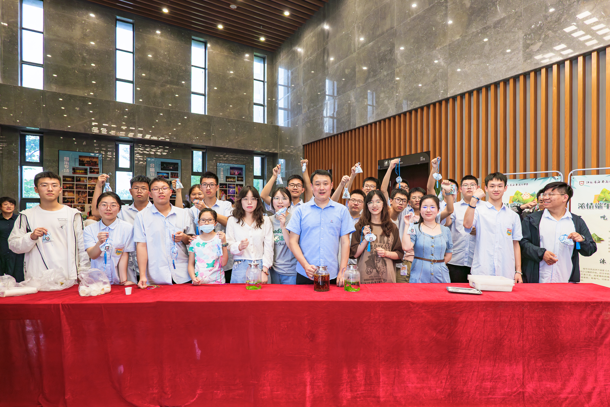 cdd9e7ec102e4554a4892b8a2eef6c17.jpg cdd9e7ec102e4554a4892b8a2eef6c17.jpg