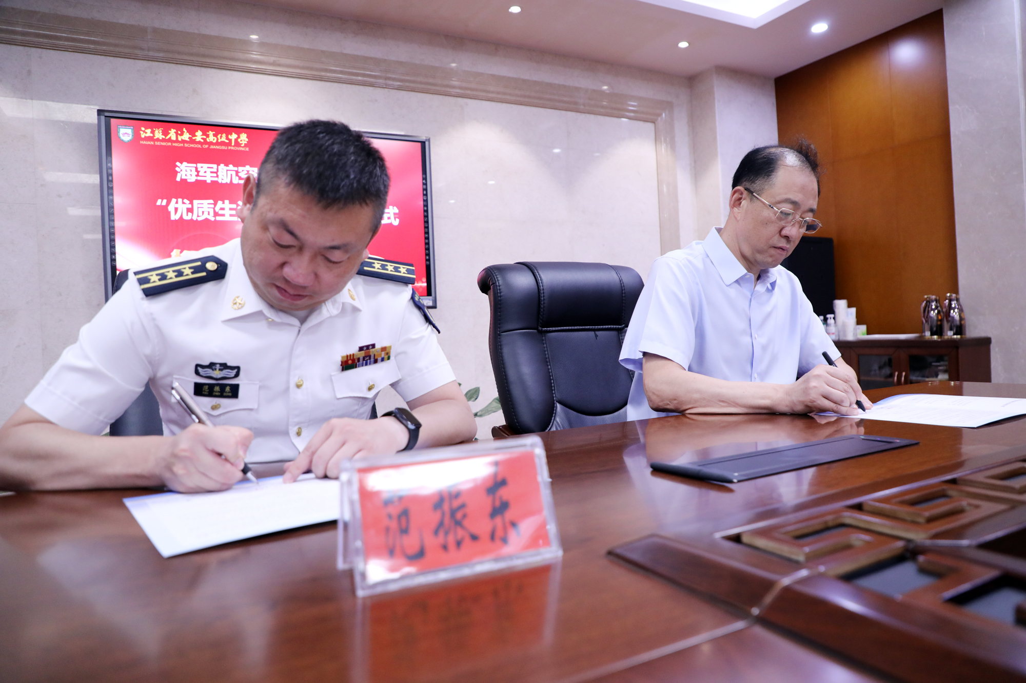 e2498105d06448d1b79e556a5279819f.jpg e2498105d06448d1b79e556a5279819f.jpg