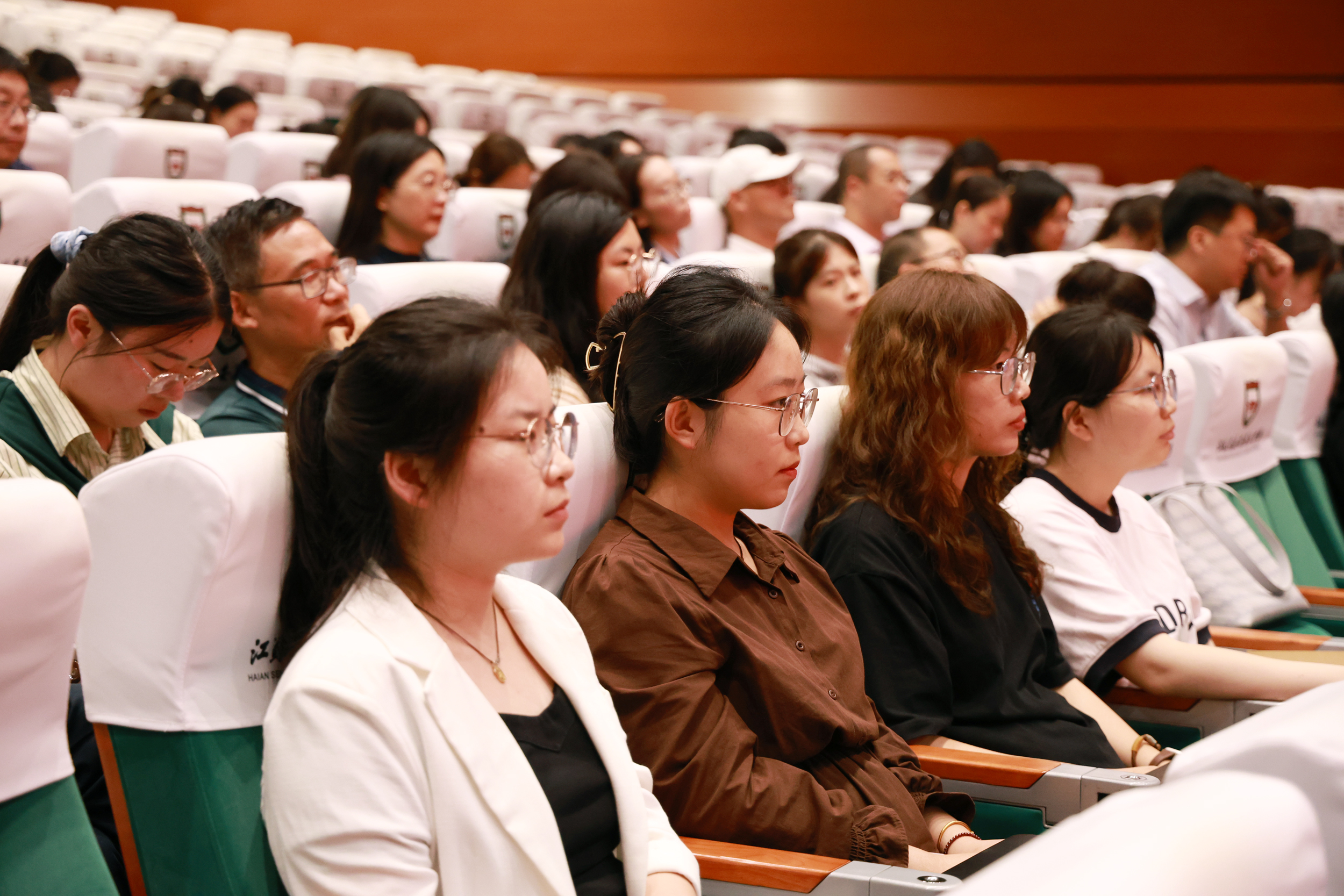 0134e4c433a44c54b232cf7e6a7e7e53.jpg 0134e4c433a44c54b232cf7e6a7e7e53.jpg