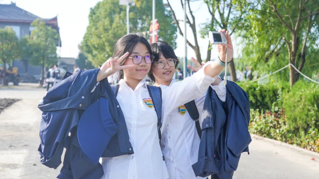 3b1f4d7f9f56445db4c8d46e46cf4209.jpg 3b1f4d7f9f56445db4c8d46e46cf4209.jpg