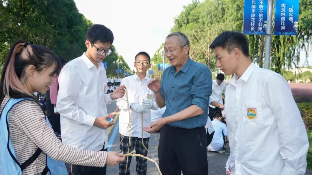 8dd6f840846a4546a9ec5126e09ea121.jpg 8dd6f840846a4546a9ec5126e09ea121.jpg