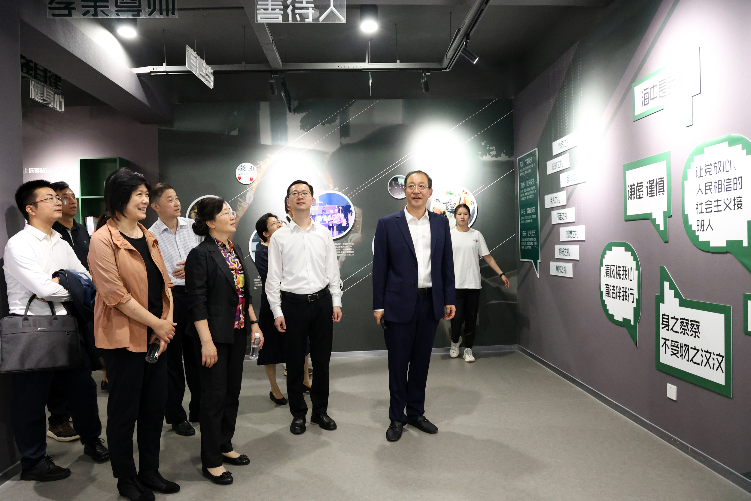 600a835ba5224b90995c9892aeb34ef5.jpg 600a835ba5224b90995c9892aeb34ef5.jpg