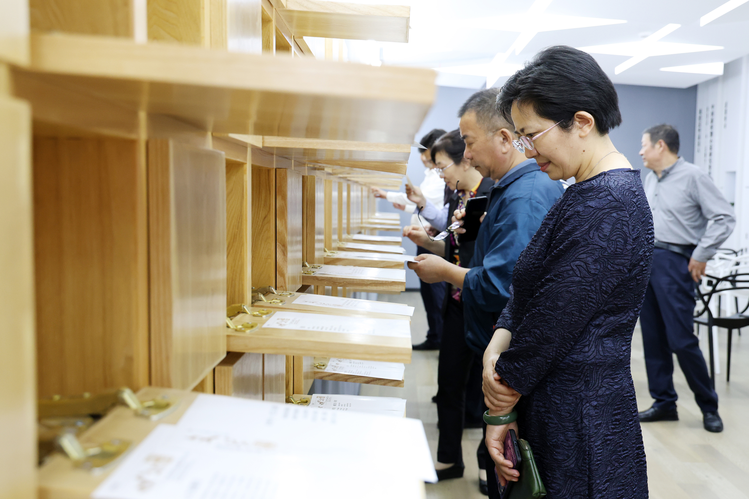 99b54a0c66f14715beb869860066d54d.jpg 99b54a0c66f14715beb869860066d54d.jpg