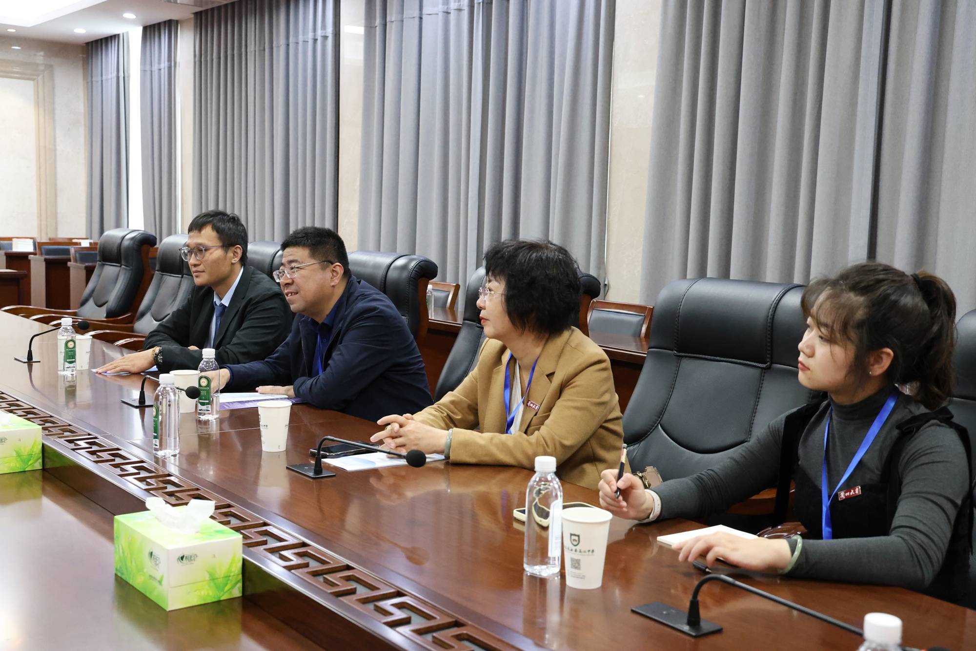 1c8a3e79f5d3445d9c0a00578a1b2a32.jpg 1c8a3e79f5d3445d9c0a00578a1b2a32.jpg