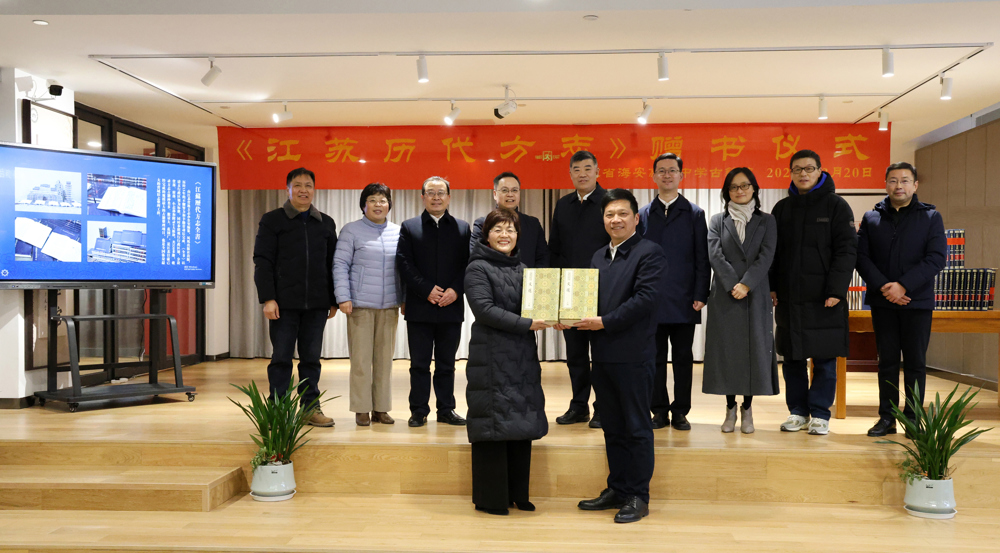 01933a8178674992a30378f344a7d458.jpg 01933a8178674992a30378f344a7d458.jpg