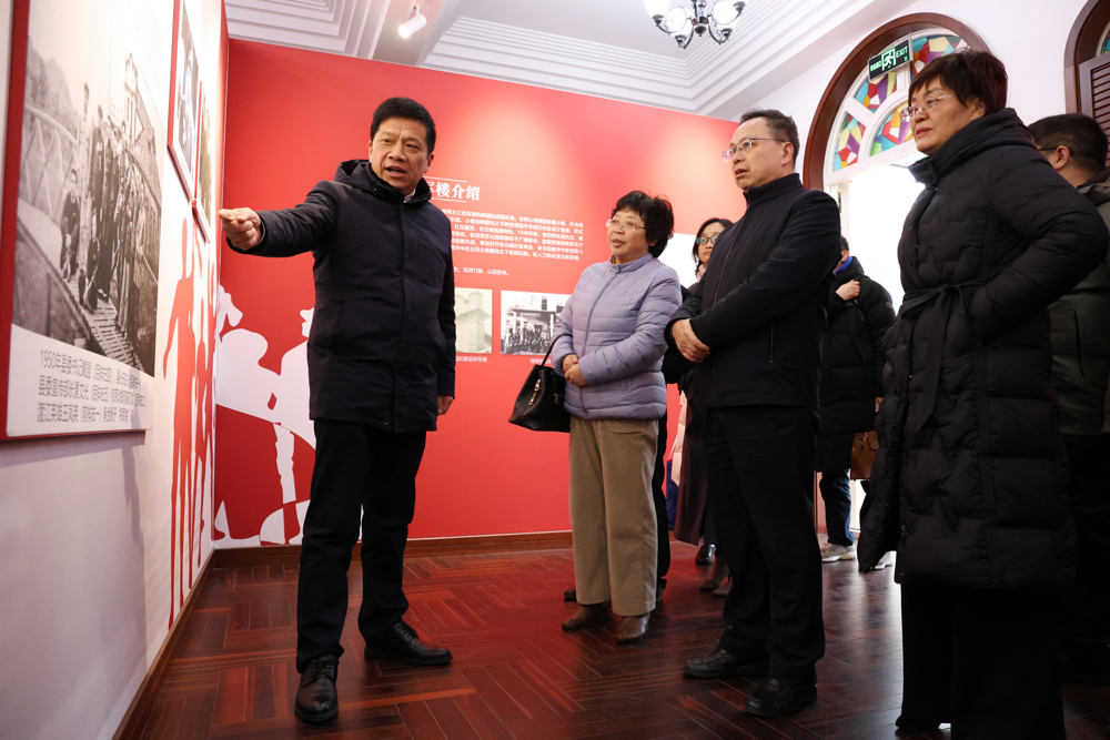 e4307699bf6348349f29340420e3735d.jpg e4307699bf6348349f29340420e3735d.jpg