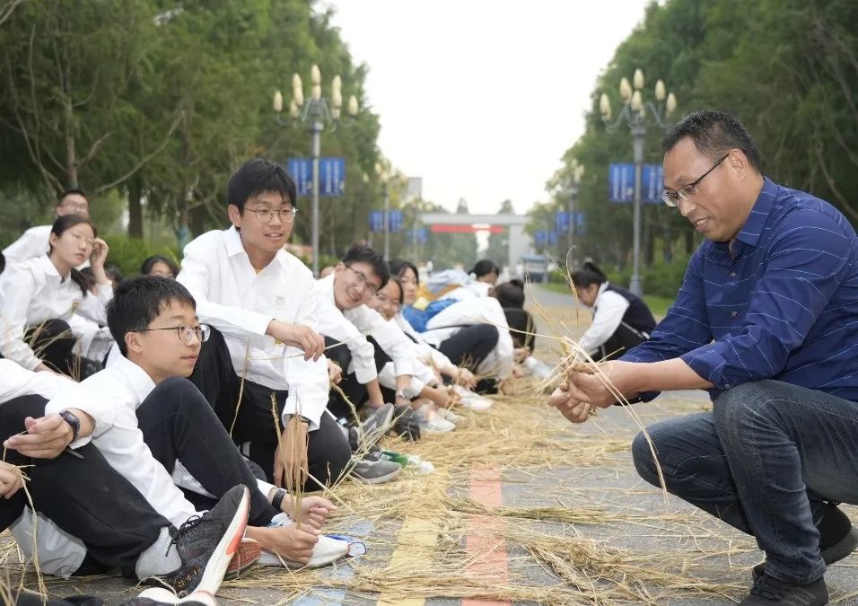 fee0e56fbee6437ca4636f62e6591722.jpg fee0e56fbee6437ca4636f62e6591722.jpg