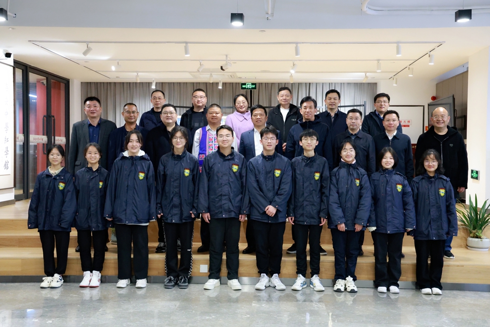 b4da4d22024f40d6ad3cfb61a4dace20.jpg b4da4d22024f40d6ad3cfb61a4dace20.jpg