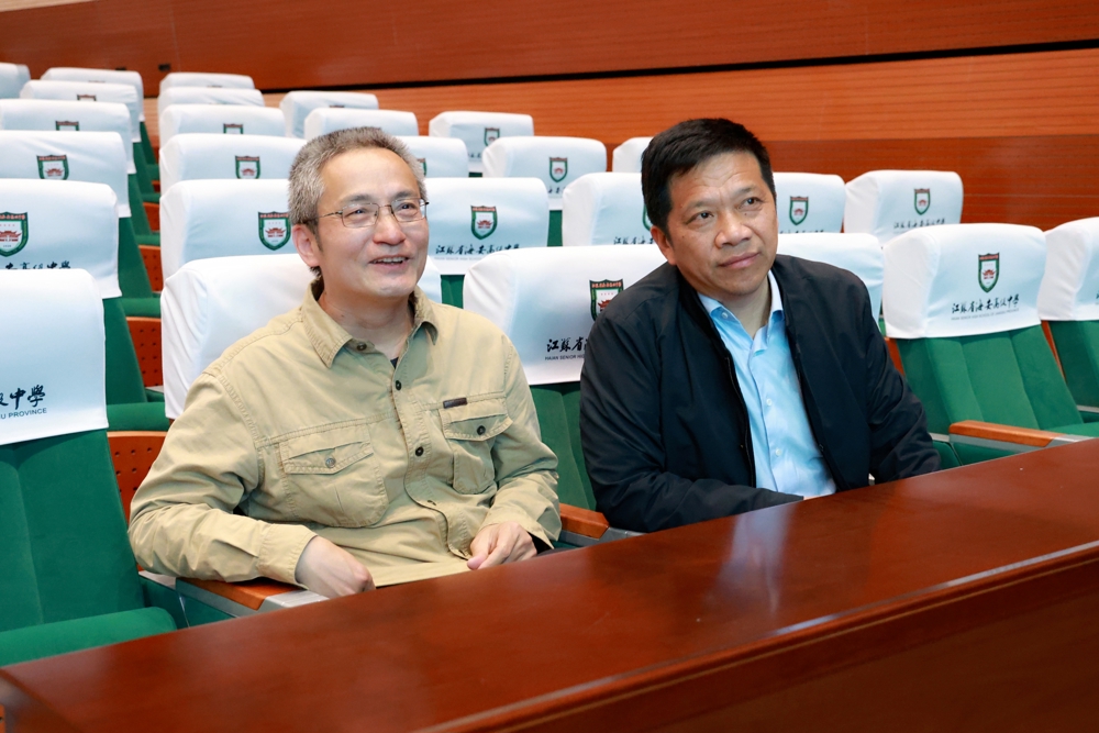 b7f0450560be42918f8b8d55dea19555.jpg b7f0450560be42918f8b8d55dea19555.jpg