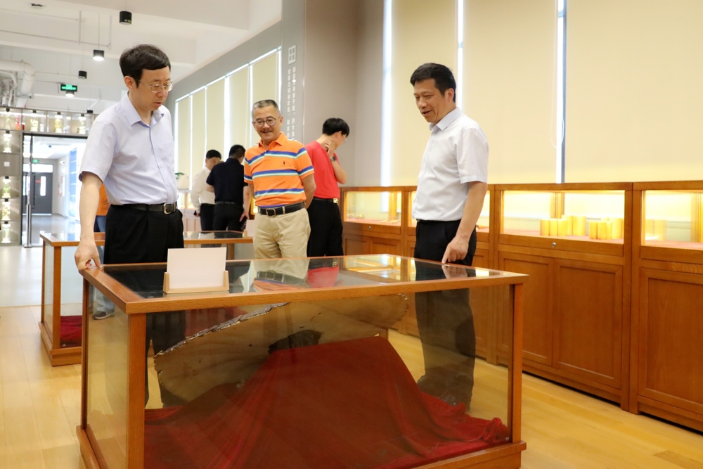 04281f5b32bc4c7c86e029ffa5e27523.jpg 04281f5b32bc4c7c86e029ffa5e27523.jpg