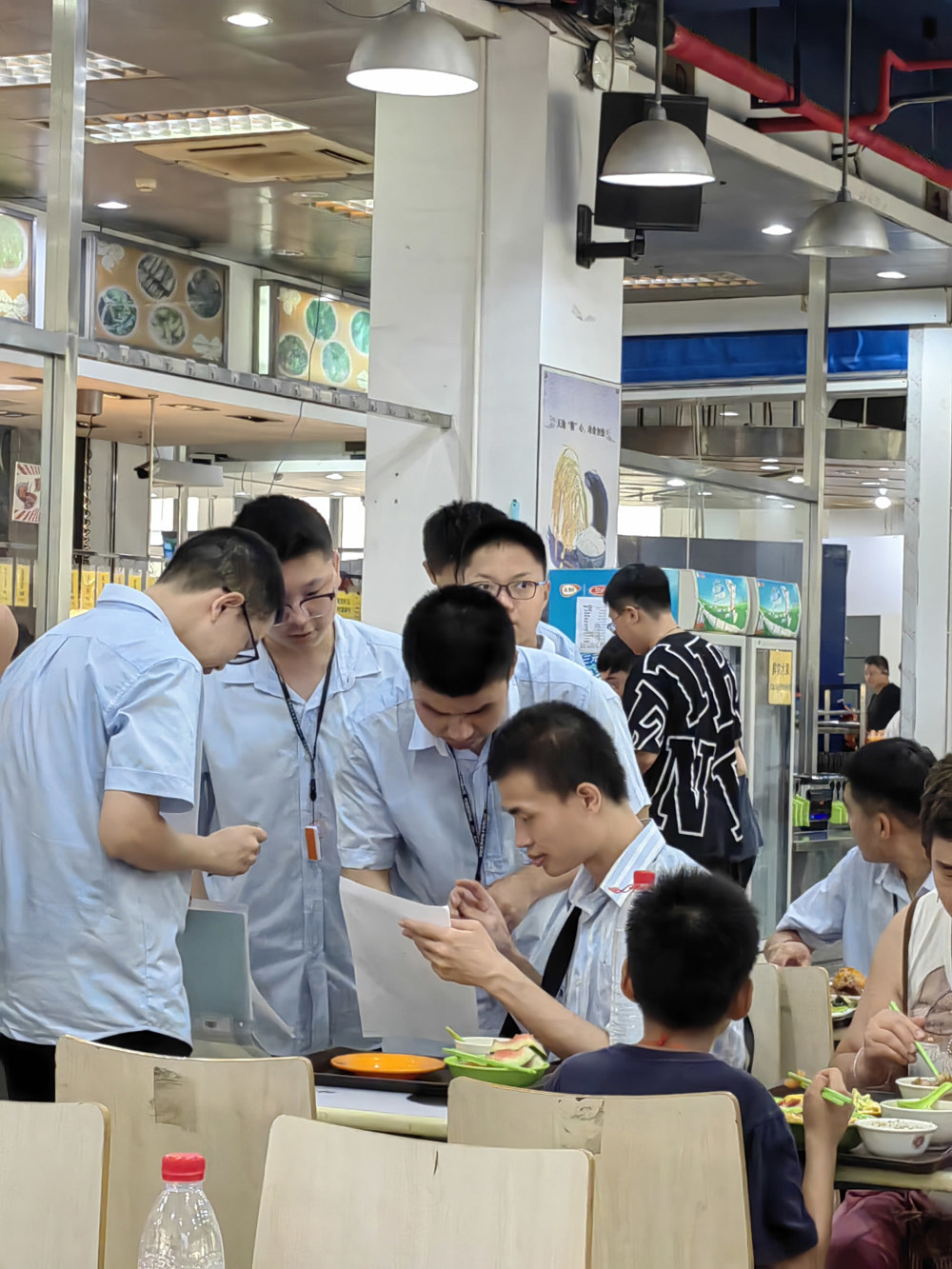 8d92b17c530f4b7e9b7f2bd0823a3ab1.jpg 8d92b17c530f4b7e9b7f2bd0823a3ab1.jpg