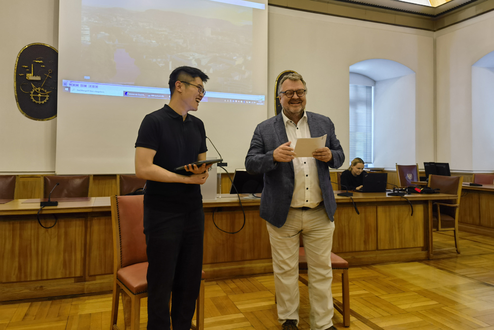 084fe6598dfc4b16b97e358ef390334e.jpg 084fe6598dfc4b16b97e358ef390334e.jpg