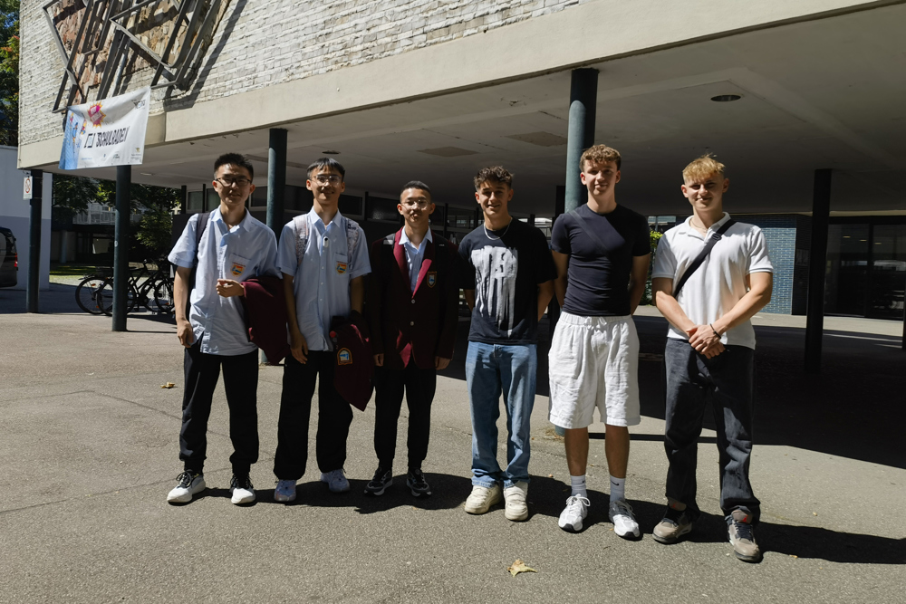 d178b0d5694645cd888f14ed8e32829e.jpg d178b0d5694645cd888f14ed8e32829e.jpg