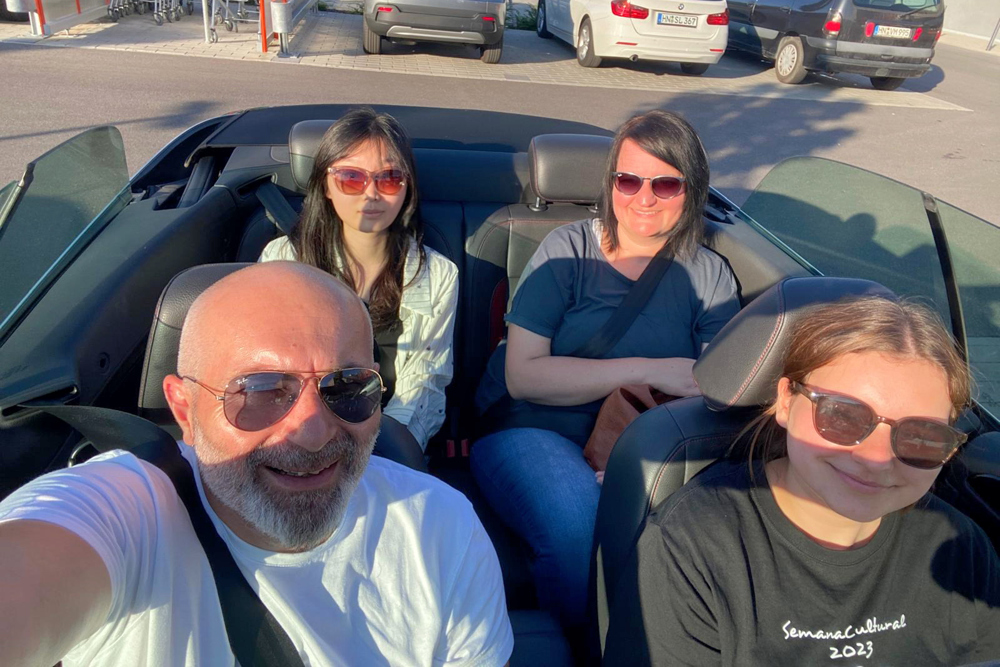 4523b8399e6c44b0af051aed82dbc923.jpg 4523b8399e6c44b0af051aed82dbc923.jpg