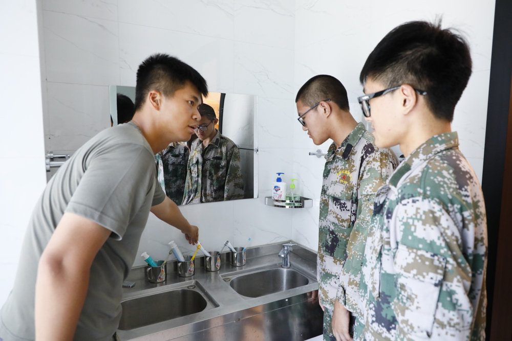 04b797c0f89646b6862e97ca21ea4c2b.jpg 04b797c0f89646b6862e97ca21ea4c2b.jpg