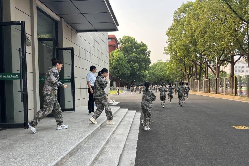 3a07dadaf8a74ca8968466925407f925.jpg 3a07dadaf8a74ca8968466925407f925.jpg