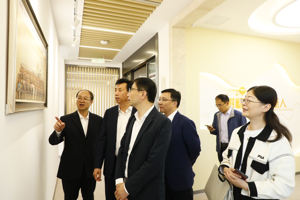 c869ee127c2e4529accc3767106075e1.jpg c869ee127c2e4529accc3767106075e1.jpg