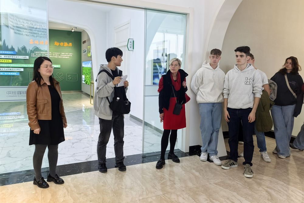 b82044c432f7425b9ff740833d0a4afc.jpg b82044c432f7425b9ff740833d0a4afc.jpg