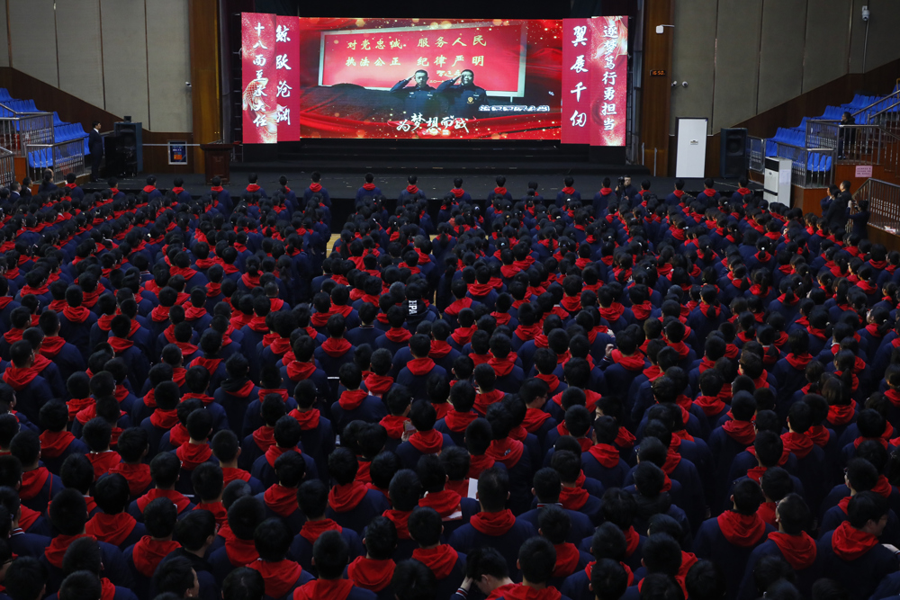 b515f547d1b8483899296fe5505a286a.jpg b515f547d1b8483899296fe5505a286a.jpg