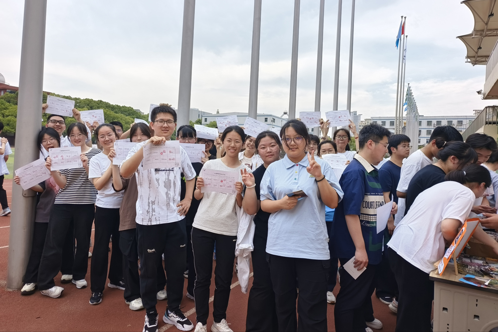 27fd4ab4534445d78b05c1d1a07ae016.jpg 27fd4ab4534445d78b05c1d1a07ae016.jpg