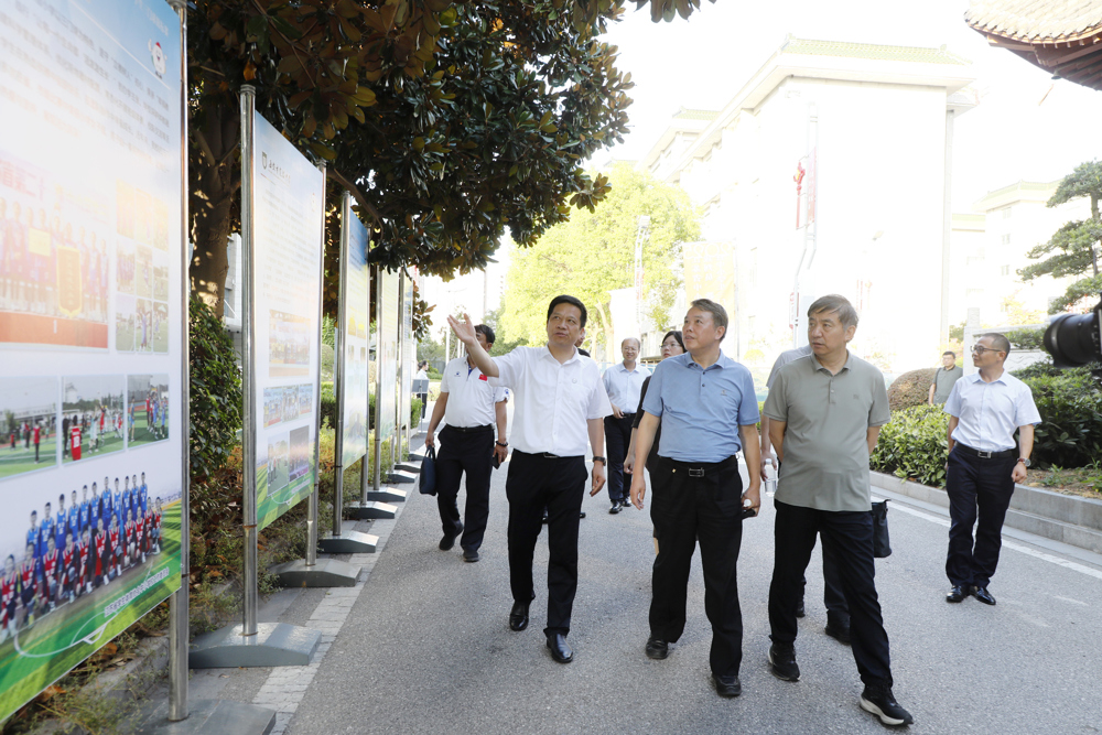 b659ea07574c4303a8d61f0eb4b3039c.jpg b659ea07574c4303a8d61f0eb4b3039c.jpg