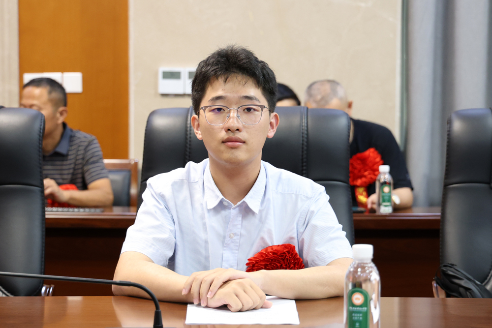 fb5e573e057e4b7398a6f787692a3cfd.jpg fb5e573e057e4b7398a6f787692a3cfd.jpg