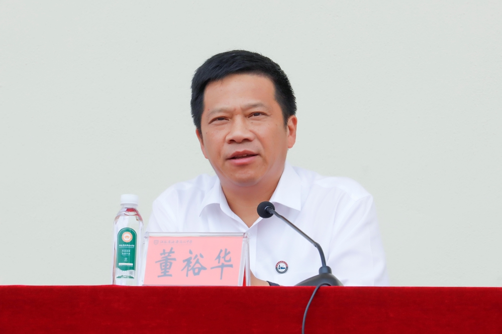 4b9def0554954b1b9296d658eb1e3dc4.jpg 4b9def0554954b1b9296d658eb1e3dc4.jpg