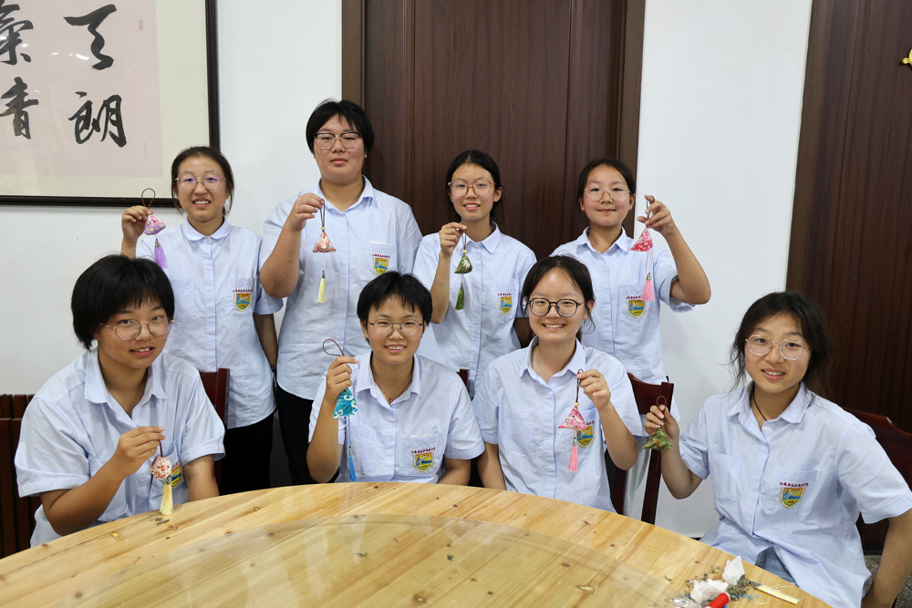 16c2f56bfda94fedb9d87faeb9110cdd.jpg 16c2f56bfda94fedb9d87faeb9110cdd.jpg