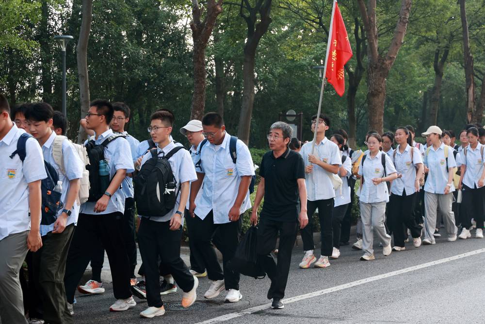 73e8cfaab4e74a90b04c08341578e8f8.jpg 73e8cfaab4e74a90b04c08341578e8f8.jpg