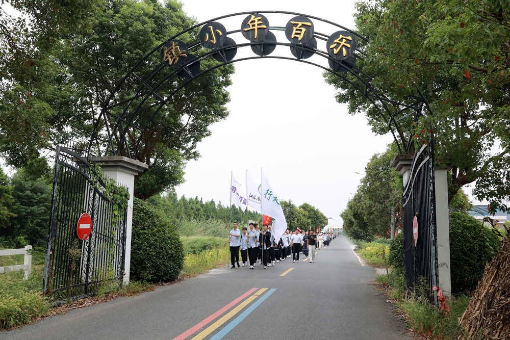 a1a1197a077f48d1894f0b432d18e105.jpg a1a1197a077f48d1894f0b432d18e105.jpg