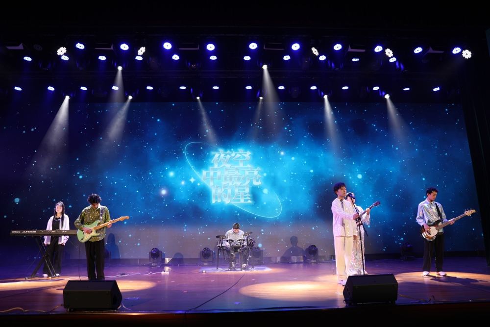 b9e8336eb7324e568be57a9ea9705b6b.jpg b9e8336eb7324e568be57a9ea9705b6b.jpg